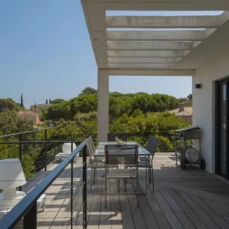 Kiana Villa *